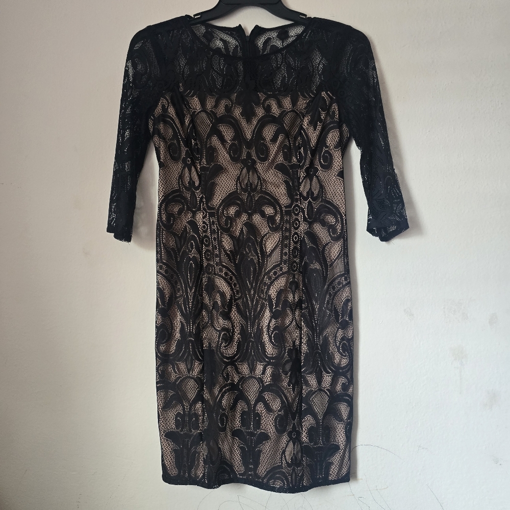 ADRIANNA PAPELL Black Sheath Cocktail Dress with 3/4 Sleeves Used Size 8P